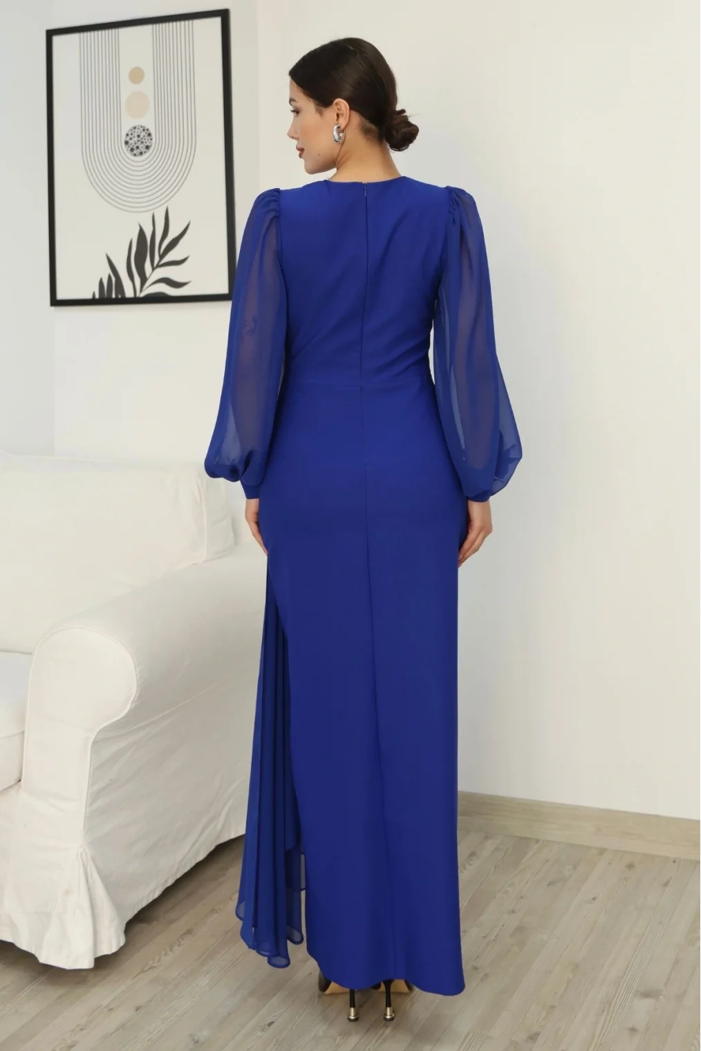 Yakası Tül Bel Detaylı Pile ve Yırtmaçlı Abiye Elbise 2313-Saks