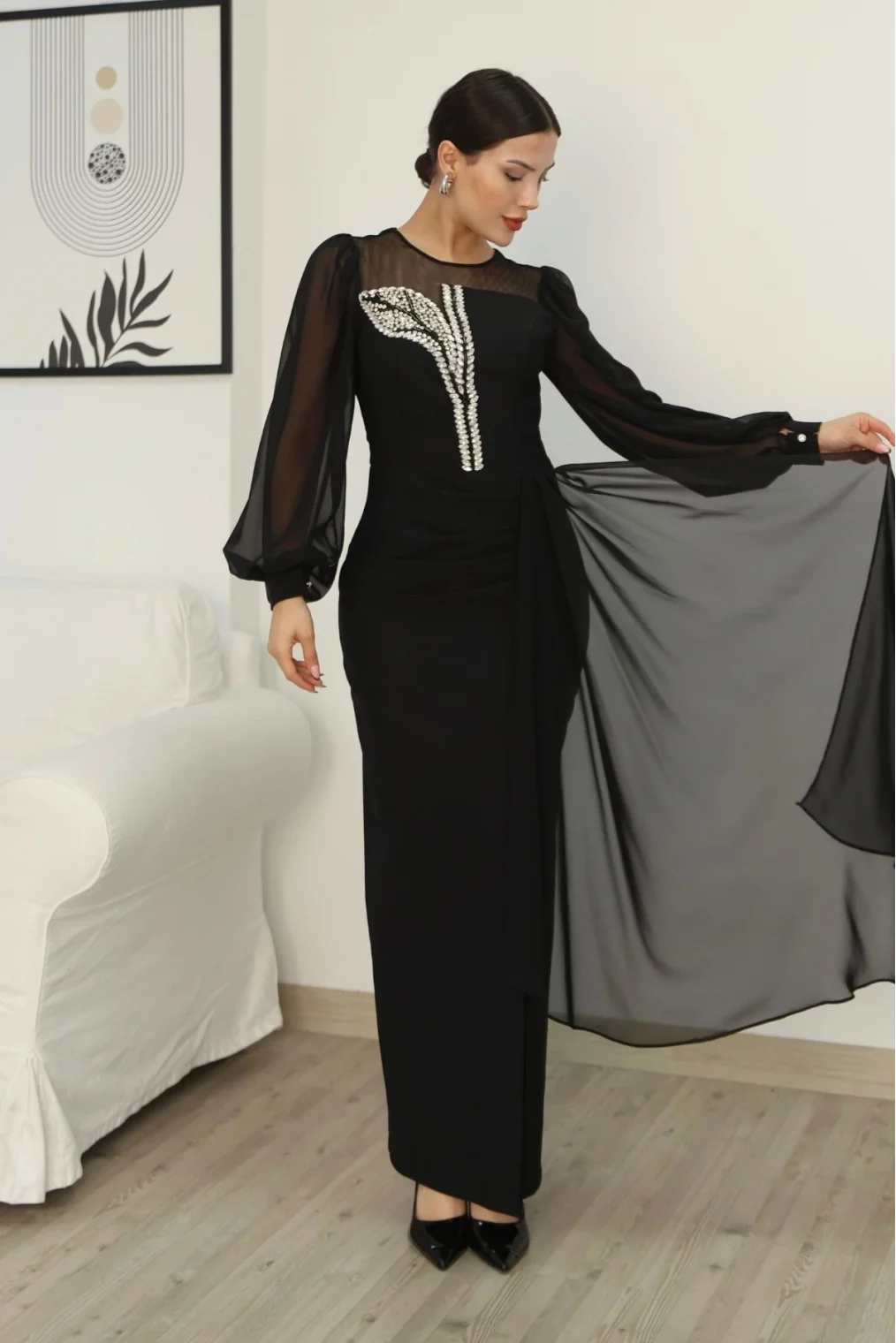 Yakası Tül Bel Detaylı Pile ve Yırtmaçlı Abiye Elbise 2313-Siyah