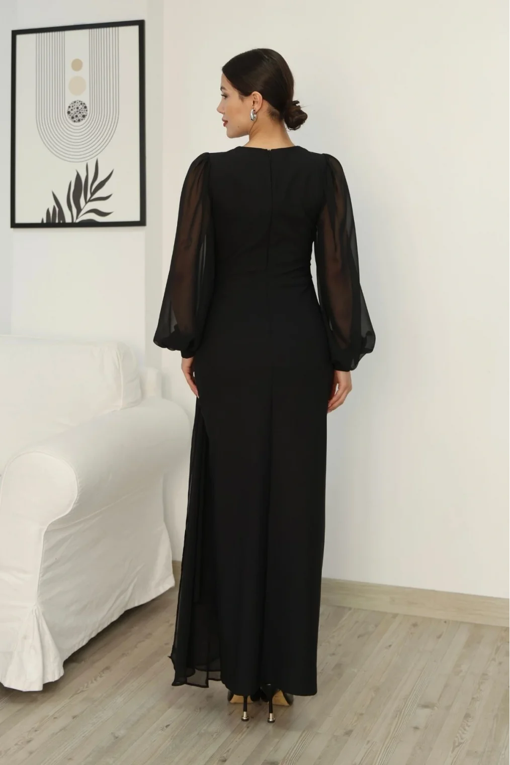 Yakası Tül Bel Detaylı Pile ve Yırtmaçlı Abiye Elbise 2313-Siyah