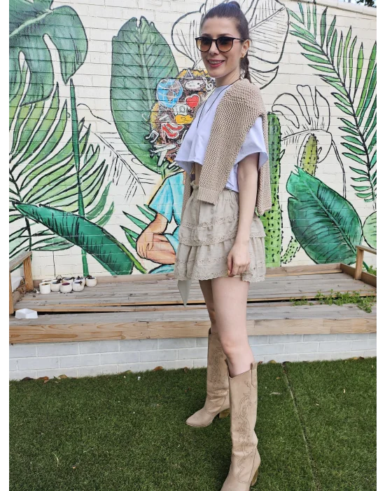 Dantel Detaylı Bej Mini Etek