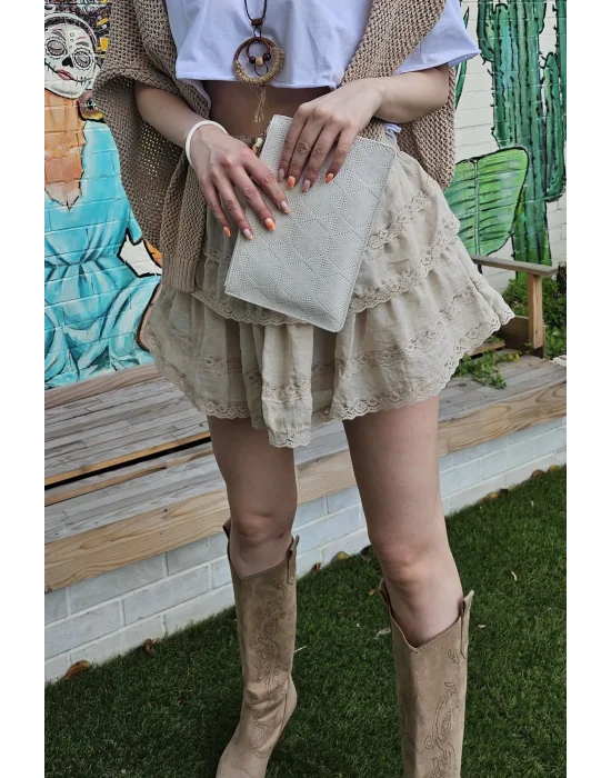 Dantel Detaylı Bej Mini Etek
