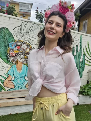 Pembe Gömlek