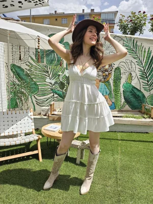 Beyaz Askılı Elbise