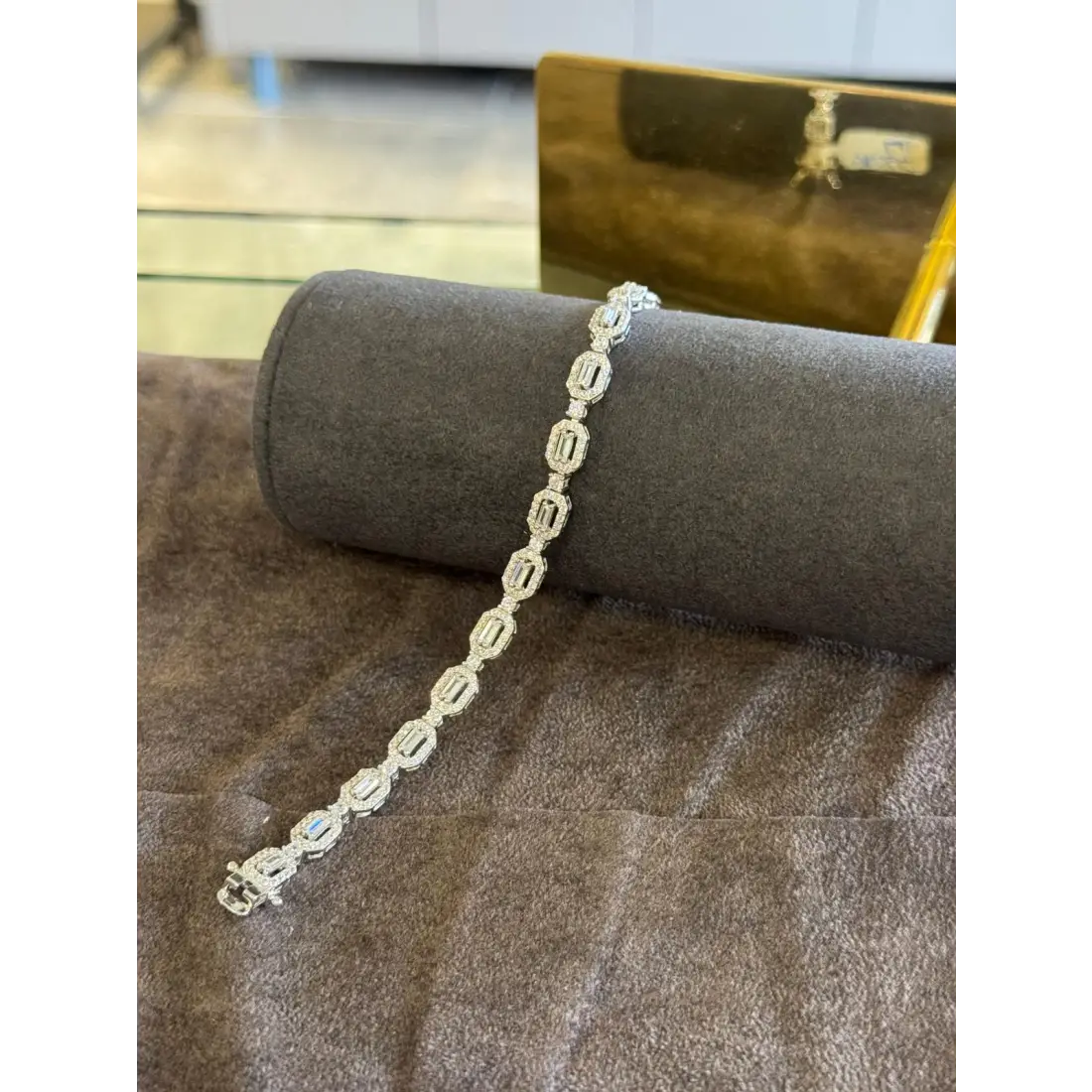 Oval Taşlı Kadın Bileklik