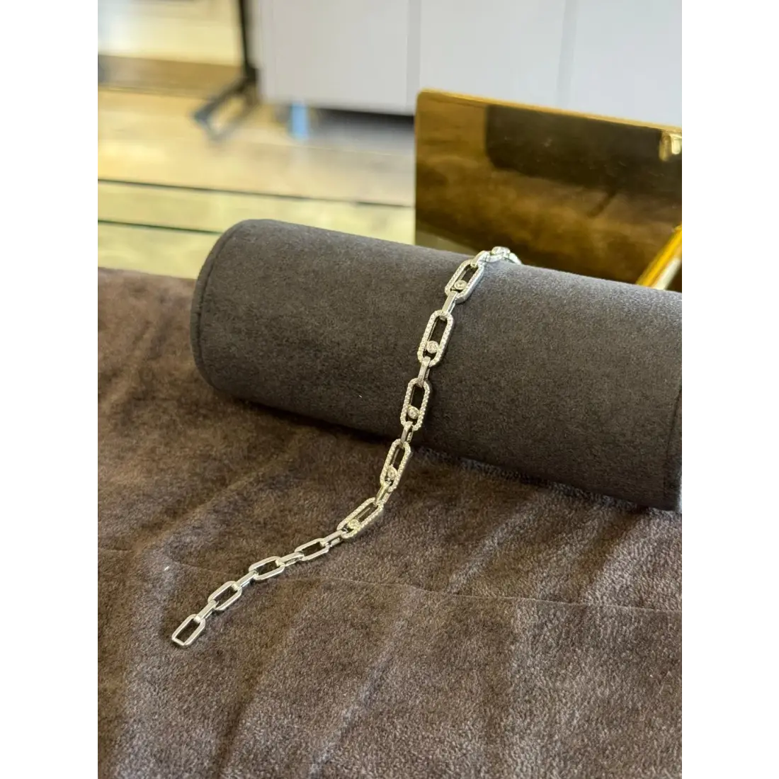 Hareketli Taşlı Gümüş Bileklik