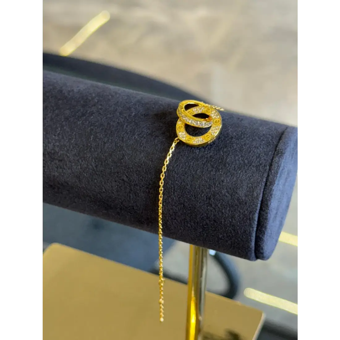 Çift Halkalı Taşlı Altın Kaplama Bileklik