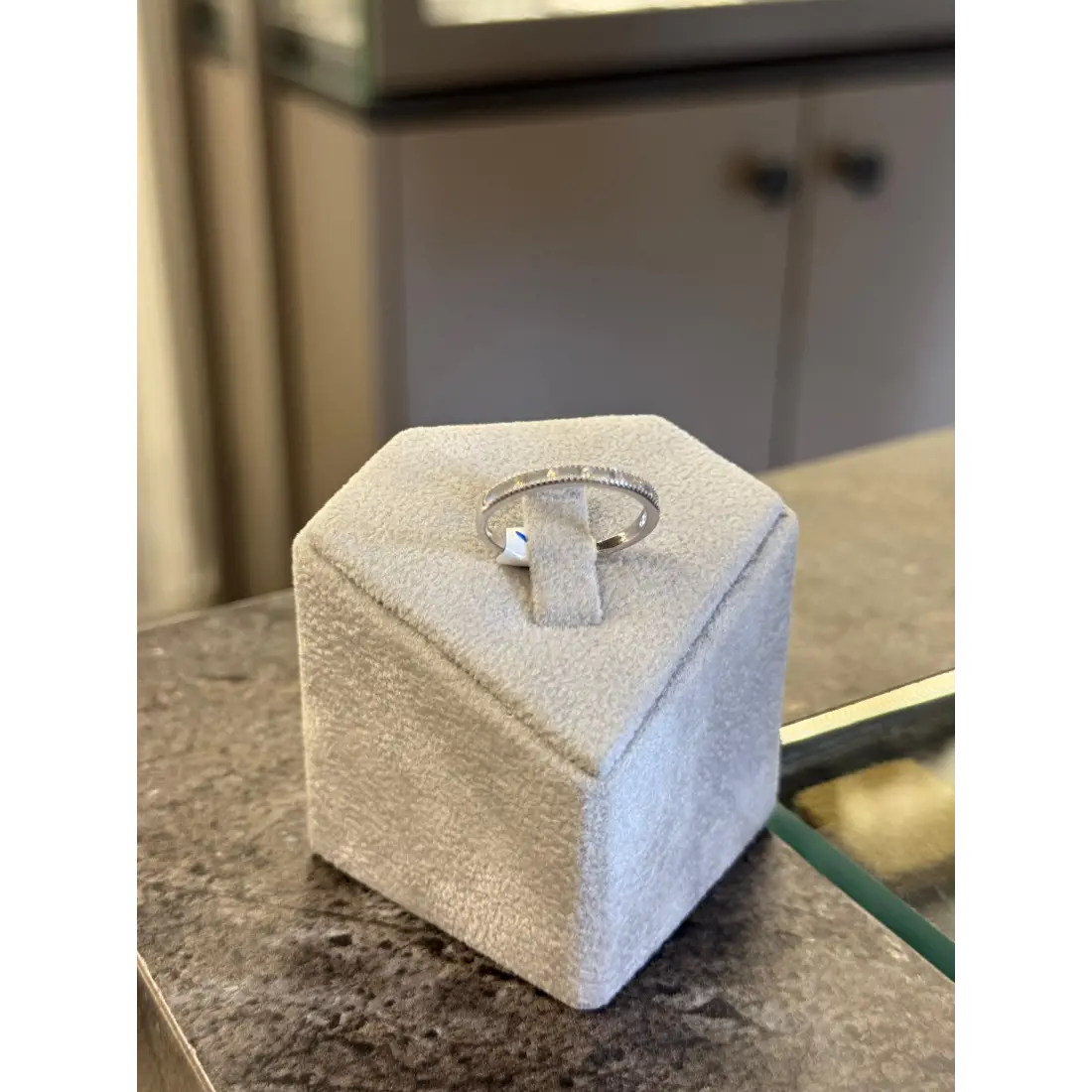 Sıra Taşlı Minimal Yüzük