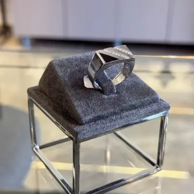 Beyaz Taşlı Erkek Yüzük