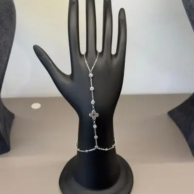 Yuvarlak Taşlı ve Yoncalı Şahmeran