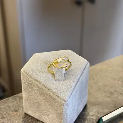 Sedefli ve Tek Taş Altın Kaplama Yüzük