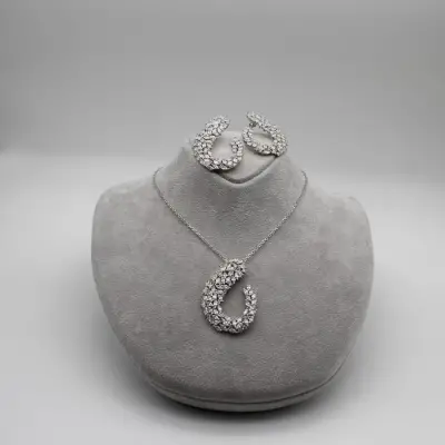 Pırlanta Montürlü Gümüş Kolye ve Küpe