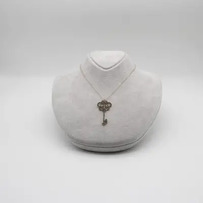 Yeşil Taşlı Anahtar Kolye