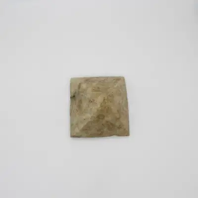 Doğal Kuvars Taşı (piramit)