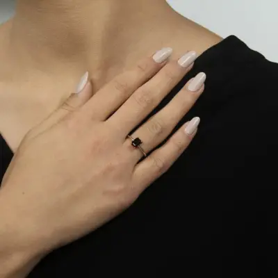 Garnet Taşlı Yüzük (zümrüt kesim)