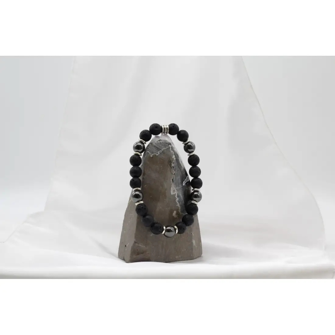 Lav Taşı ve Hematit Bileklik