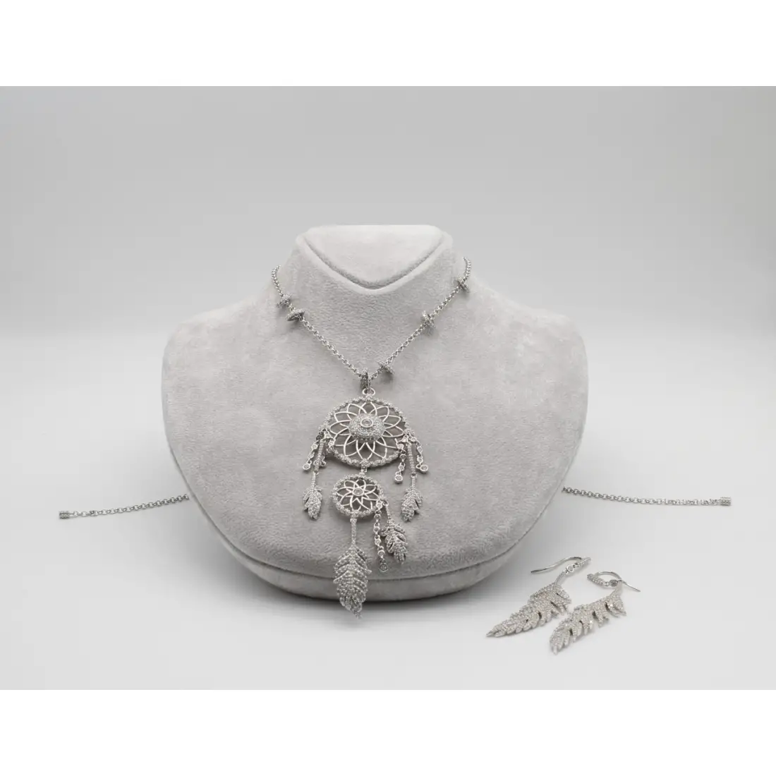 Tüy Motifli Gümüş Kolye