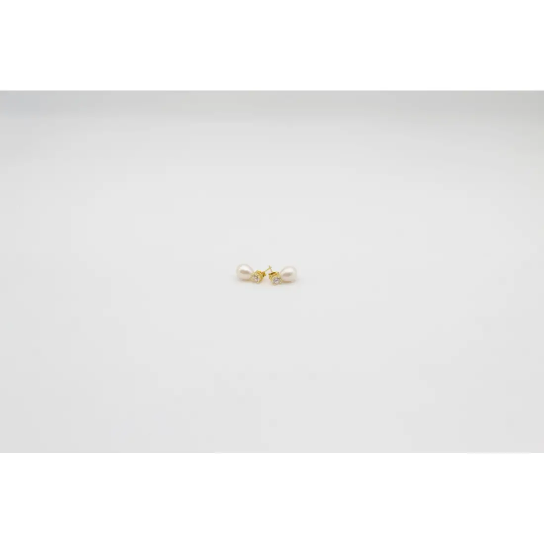 İnci ve Tek Taşlı Küpe