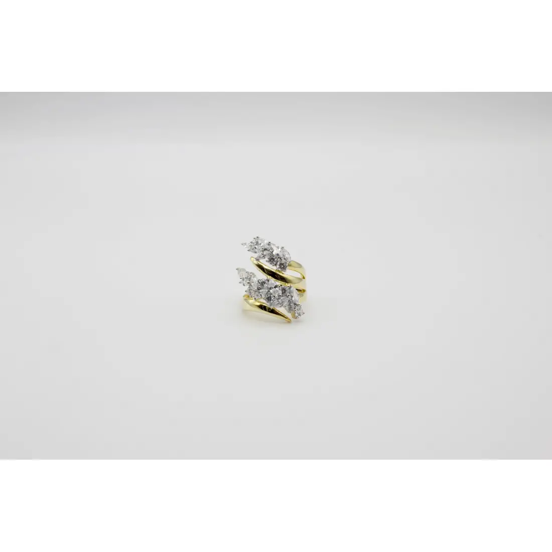 Pırlanta Montürlü Sarı Gümüş Yüzük