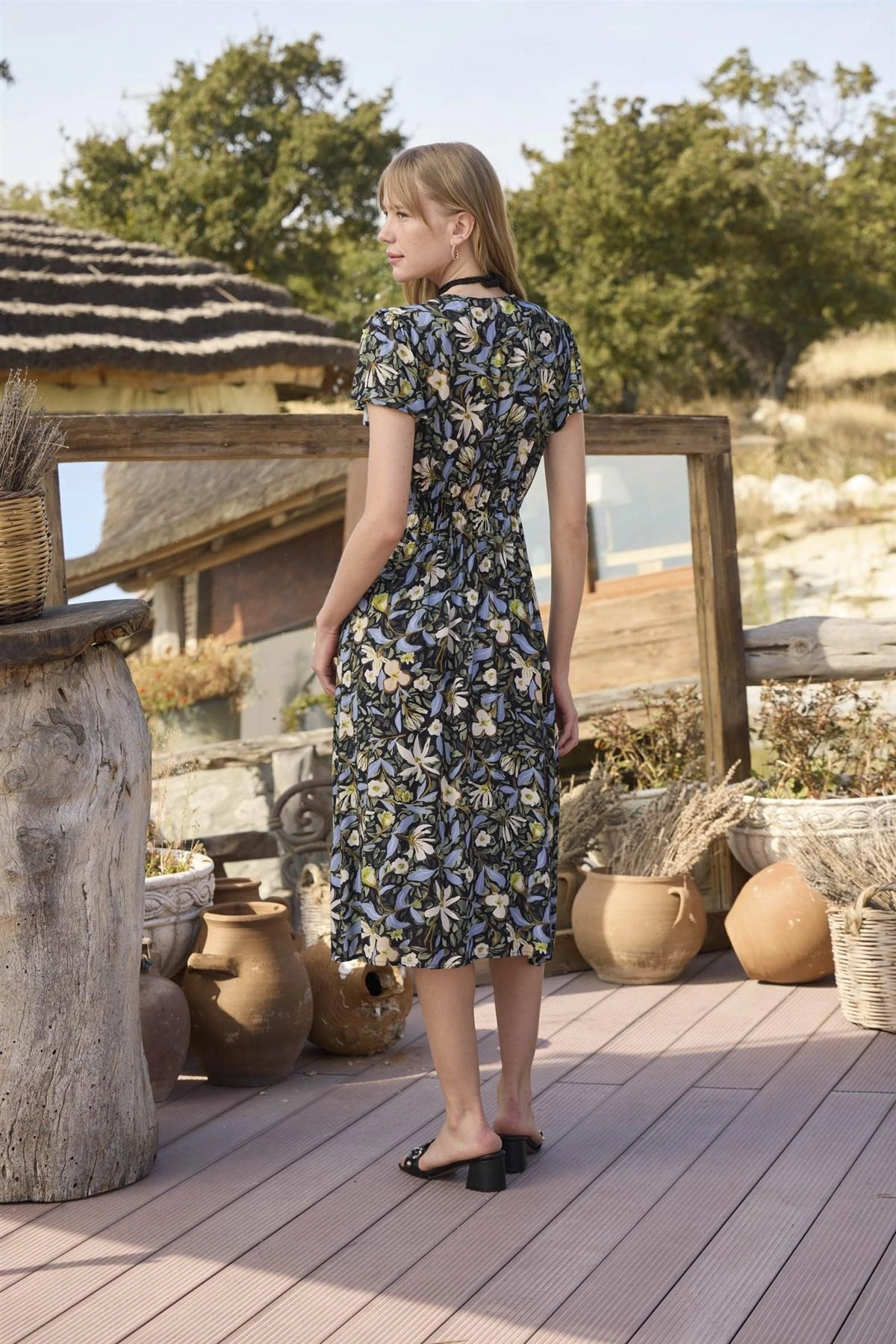 %100 Viskon Desenli Önden Düğmeli Elbise