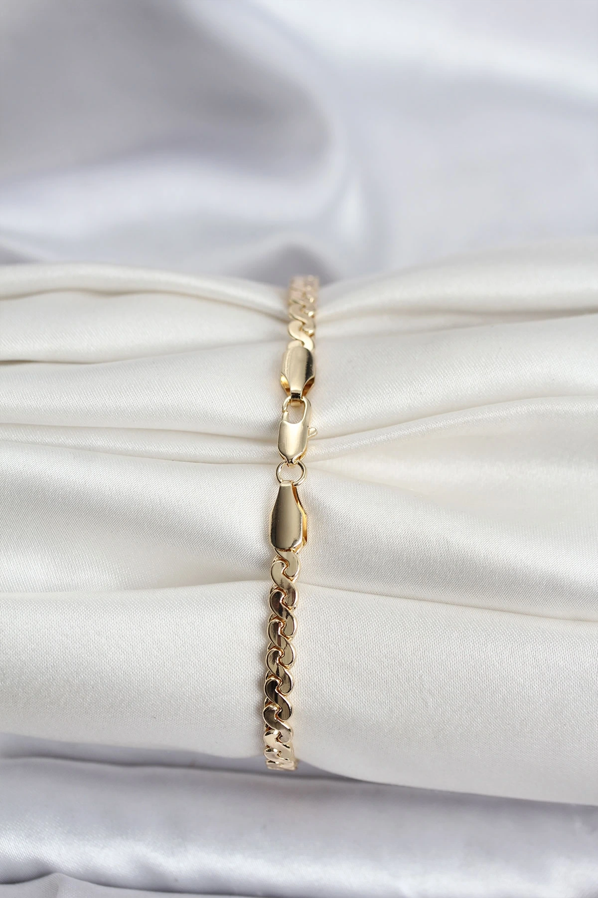 14K Gold Renk Kaplama Ezme Yılan Zincir Model CM Kadın Bileklik