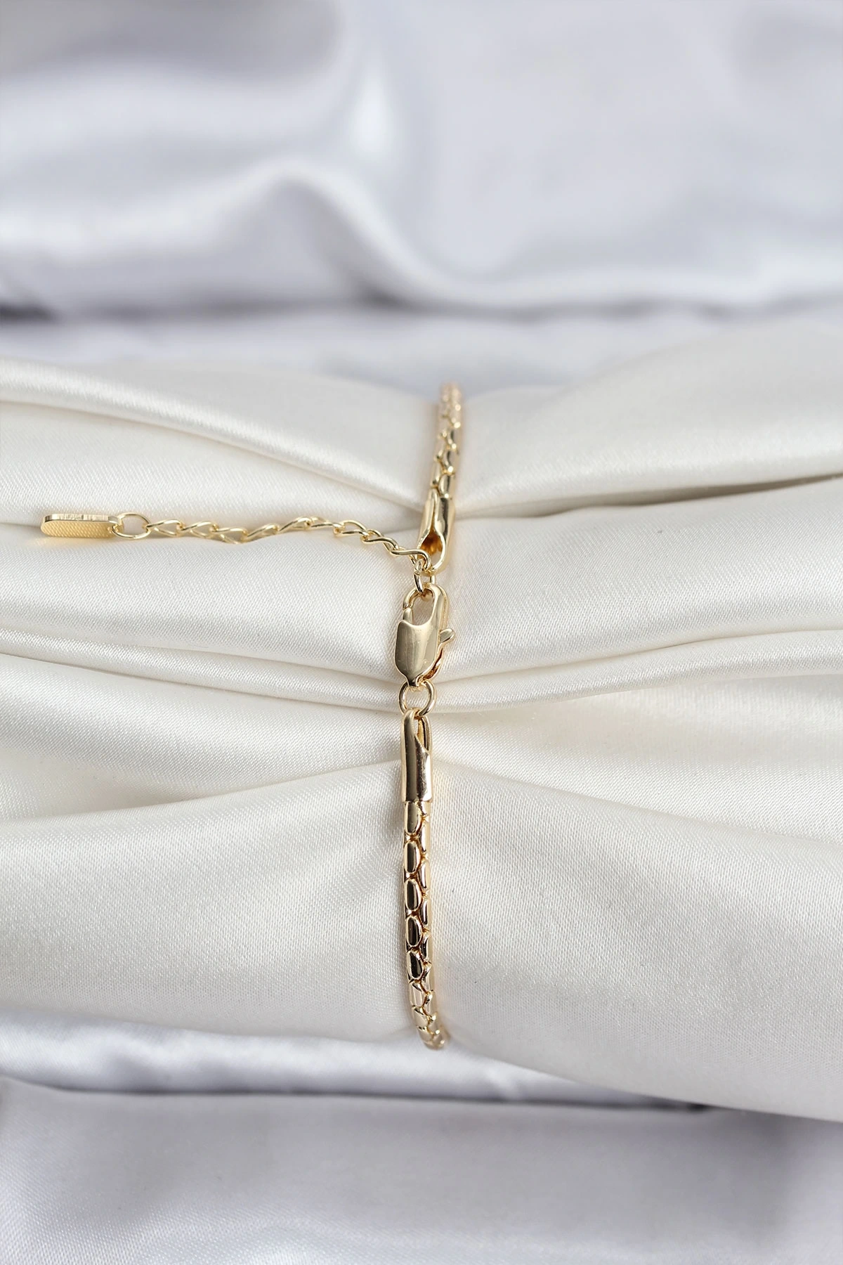 14K Gold Renk Kaplama Zincirli Model CM Kadın Bileklik