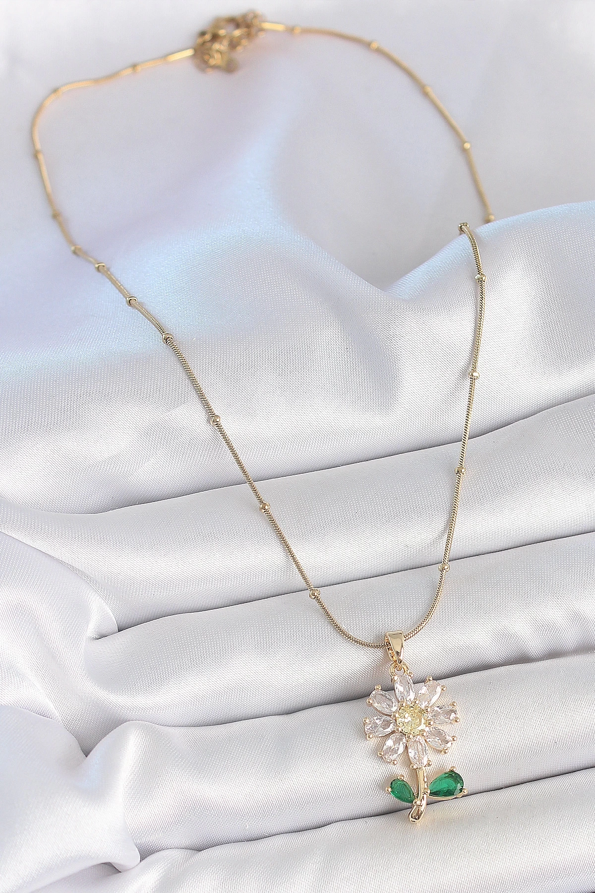 316L Çelik Gold Renk Minimal Topçuk Zincir Zirkon Taşlı Papatya Model Kadın Kolye