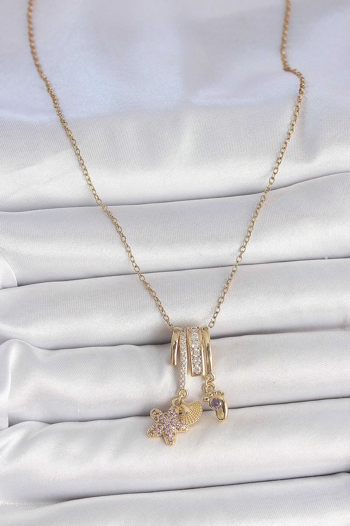 316L Çelik Gold Renk Sallantı Zirkon Taşlı Mor Taşlı Ayıcık Figür Charm Kadın Kolye