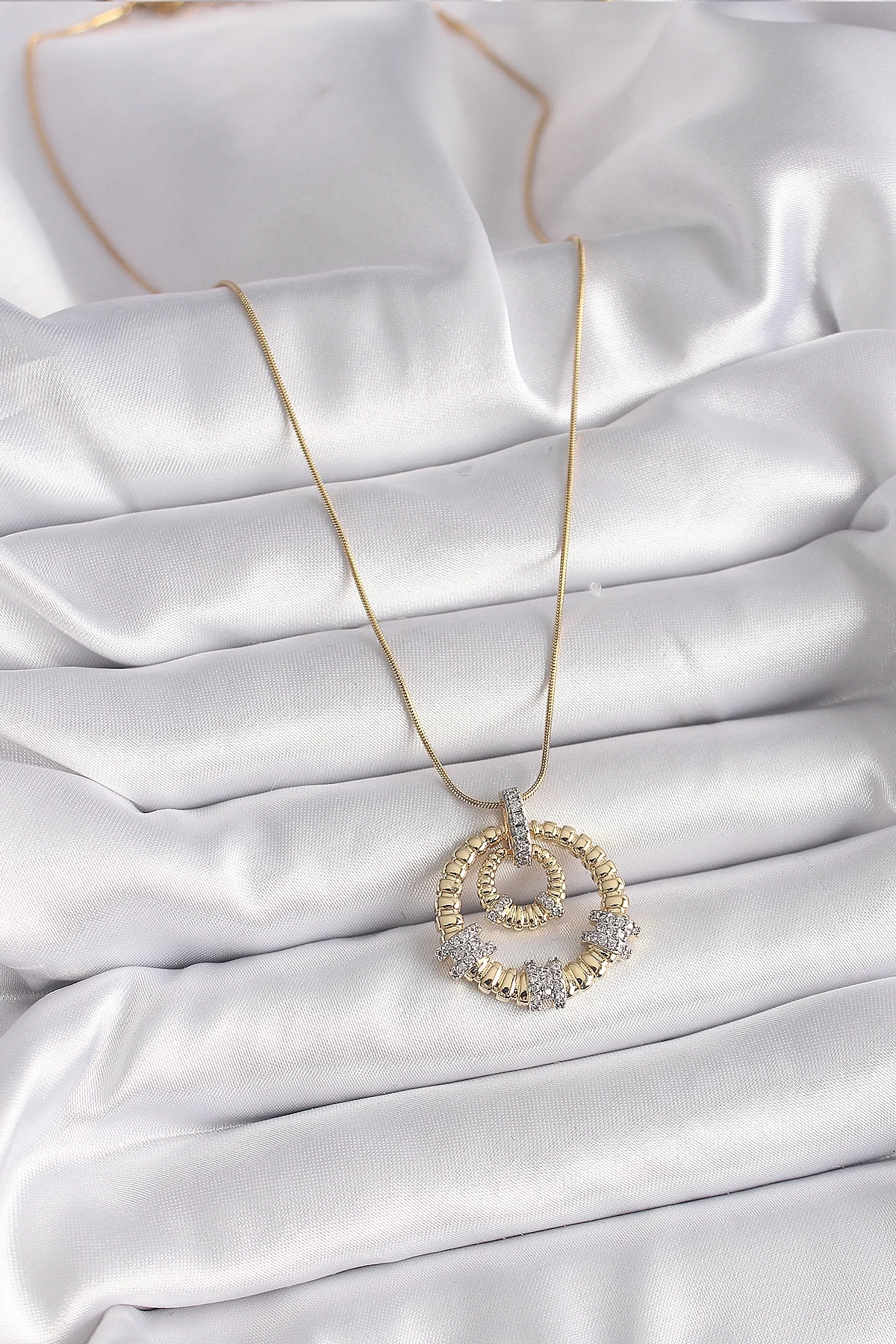 316L Çelik Gold Renk Zincir Gümüş Zirkon Taşlı Madalyon Model Kadın Kolye