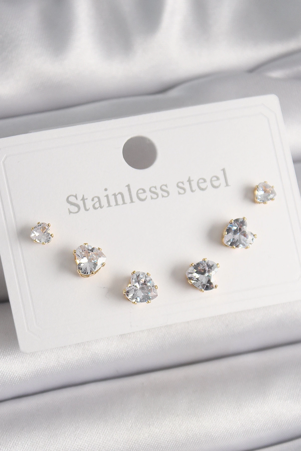 316L Çelik Gold Renk Zirkon Taşlı Kalp Model Kadın Küpe Seti