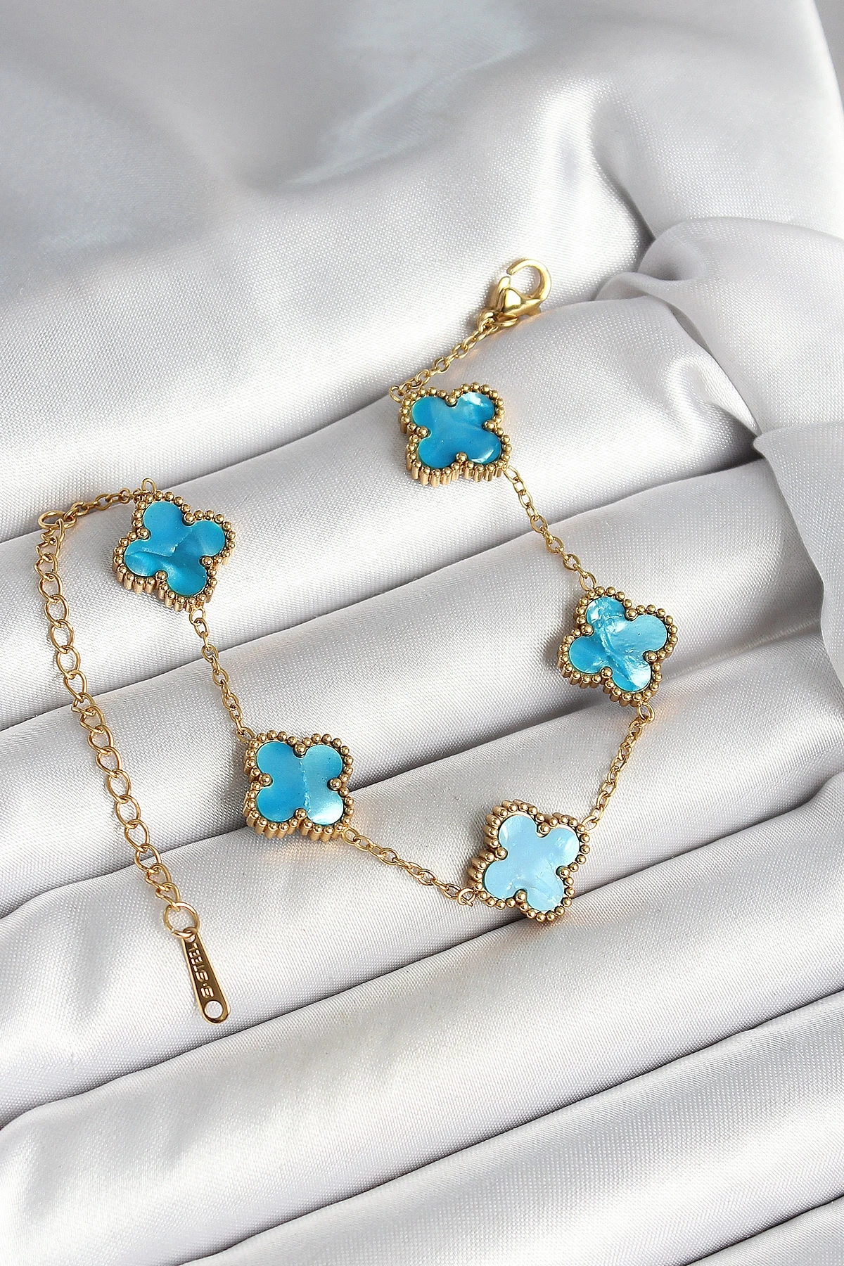 316L Çelik Sedefli Gökyüzü Mavisi Gold Renk Yonca Kadın Bileklik