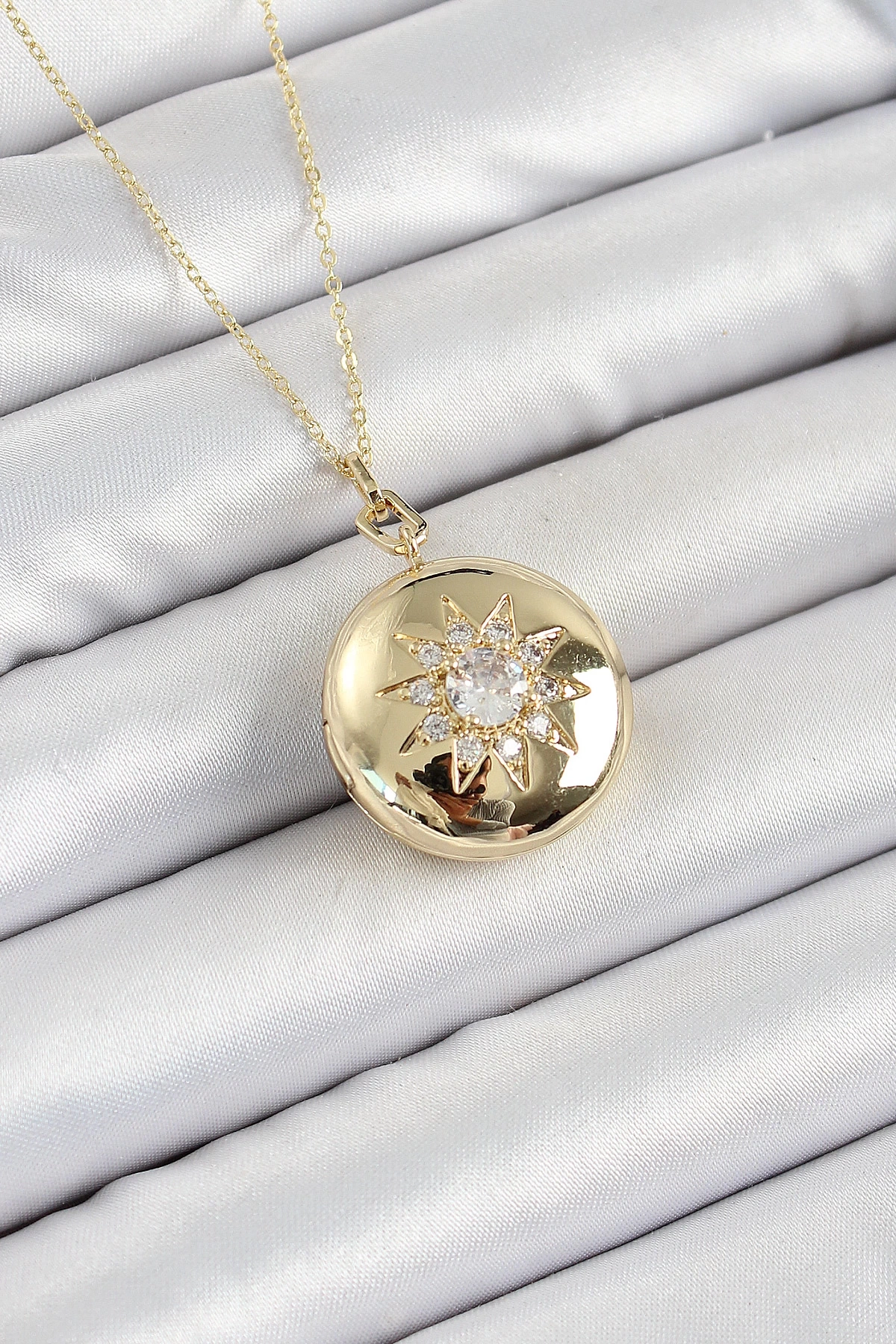 316L Çelik Zincir Açılabilir Madalyon Model Zirkon Taşlı Gold Renk Kadın Kolye