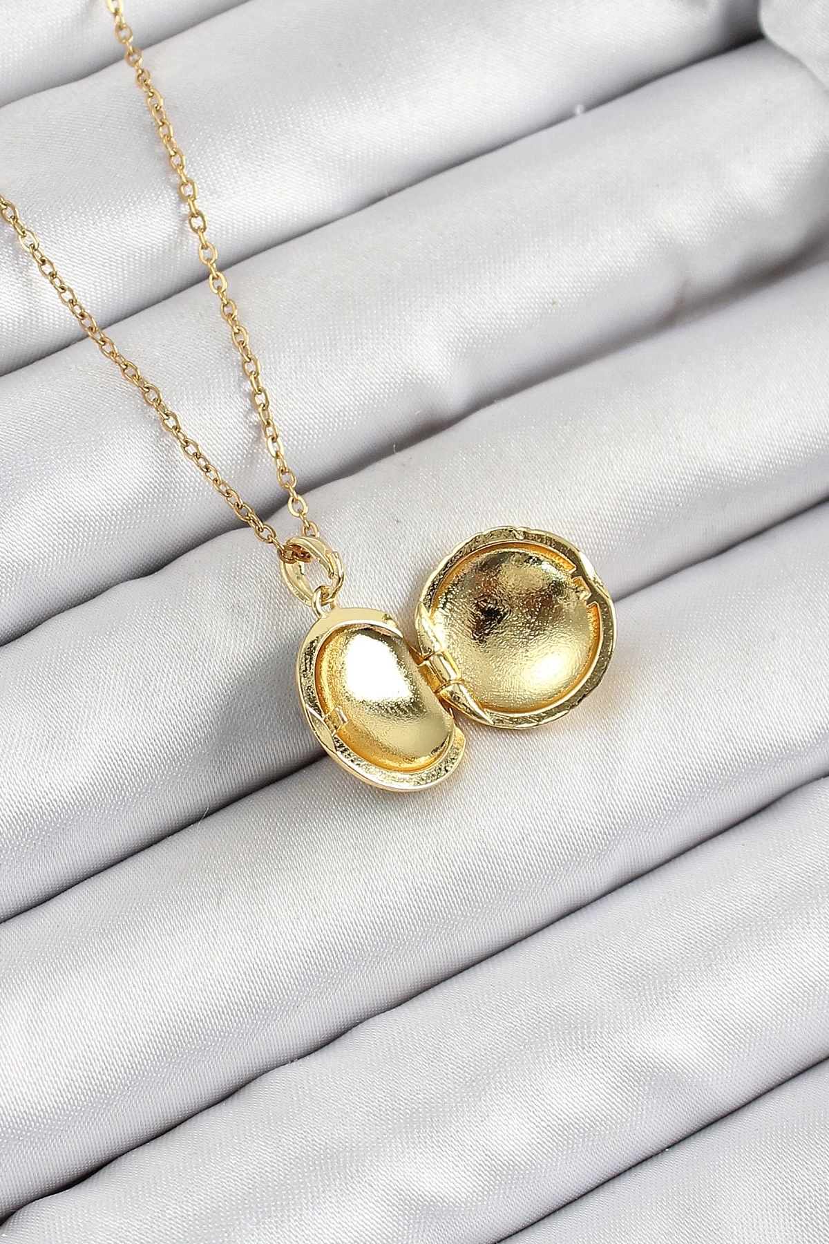 316L Çelik Zincir Açılabilir Sanatsal Vintage Çiçek Model Gold Renk Kadın Kolye