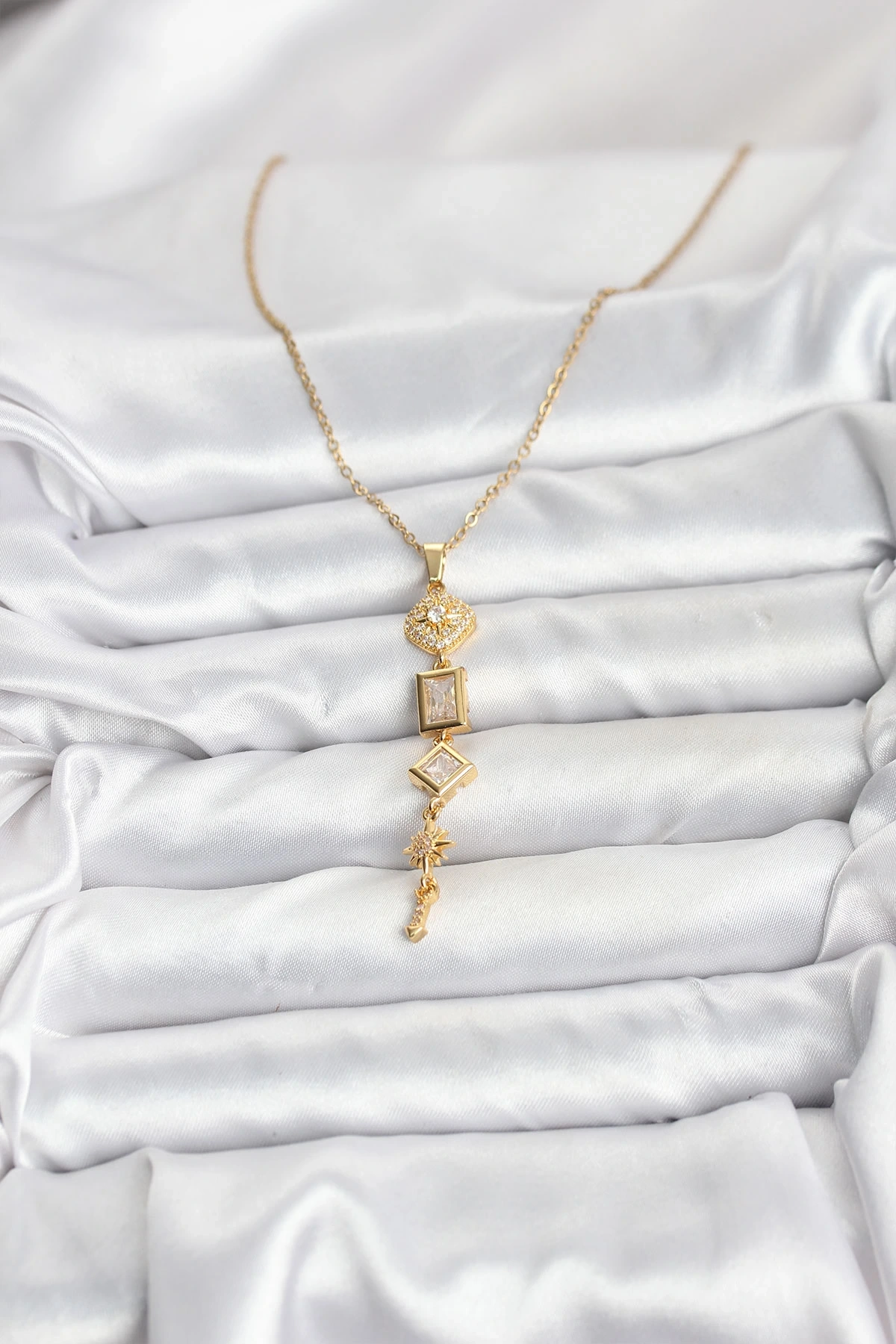 316L Çelik Zincir Gold Renk Kutup Yıldızı Enerji Model Kadın Y Kolye