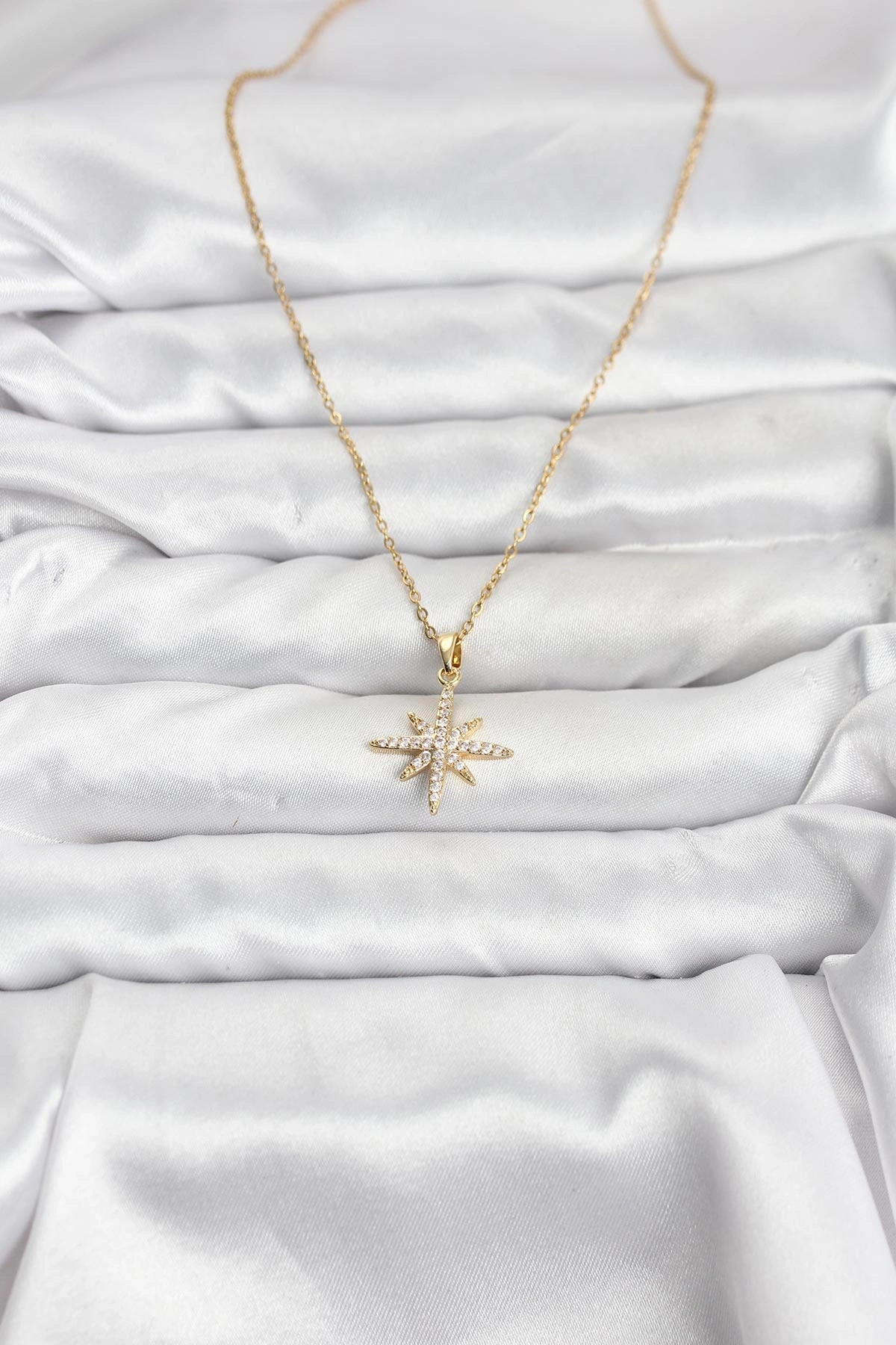 316L Çelik Zincir Gold Renk Kutup Yıldızı Model Zirkon Taşlı Kadın Kolye