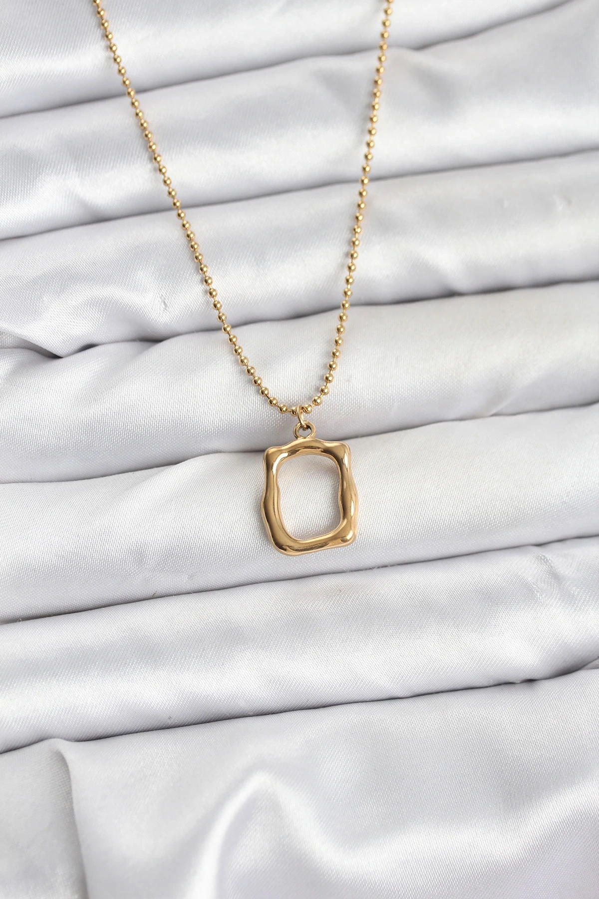 316L Çelik Zincir Gold Renk Model Kadın Kolye