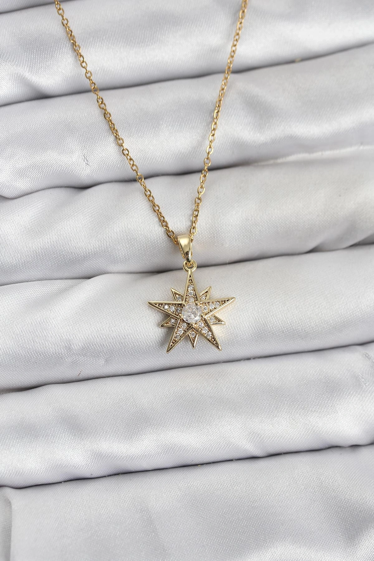 316L Çelik Zincir Gold Renk Yıldız Model Zirkon Taşlı Kadın Kolye