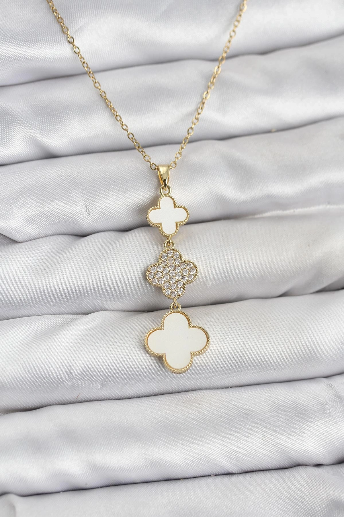 316L Çelik Zincir Gold Renk Yonca Detaylı Zirkon Taşlı Kadın Kolye