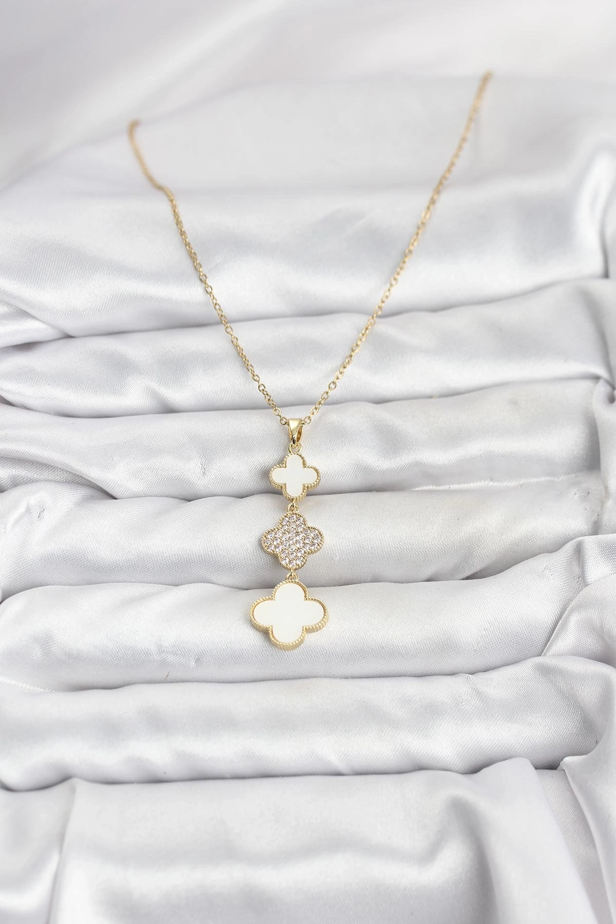 316L Çelik Zincir Gold Renk Yonca Detaylı Zirkon Taşlı Kadın Kolye