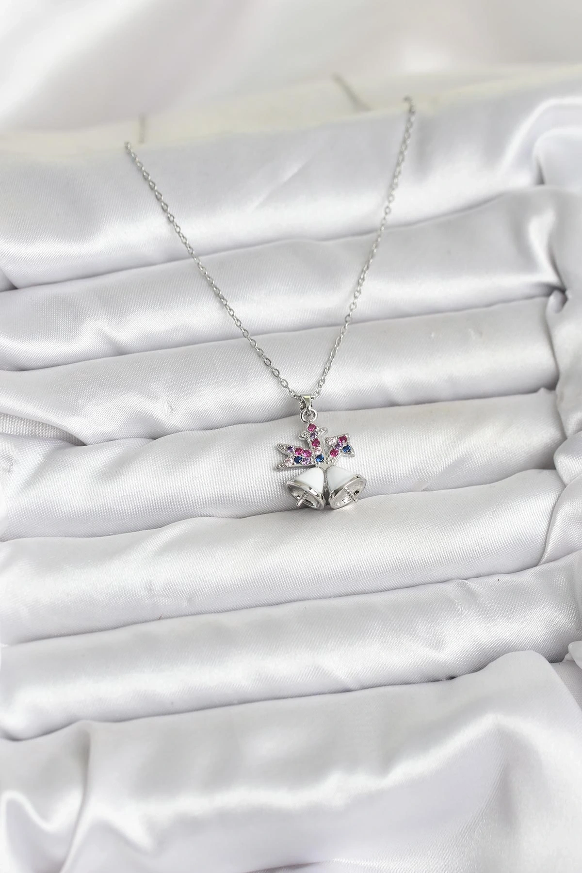 316L Çelik Zincir Gümüş Renk Chirtsmas Bell Model Yılbaşı Temalı Kadın Kolye