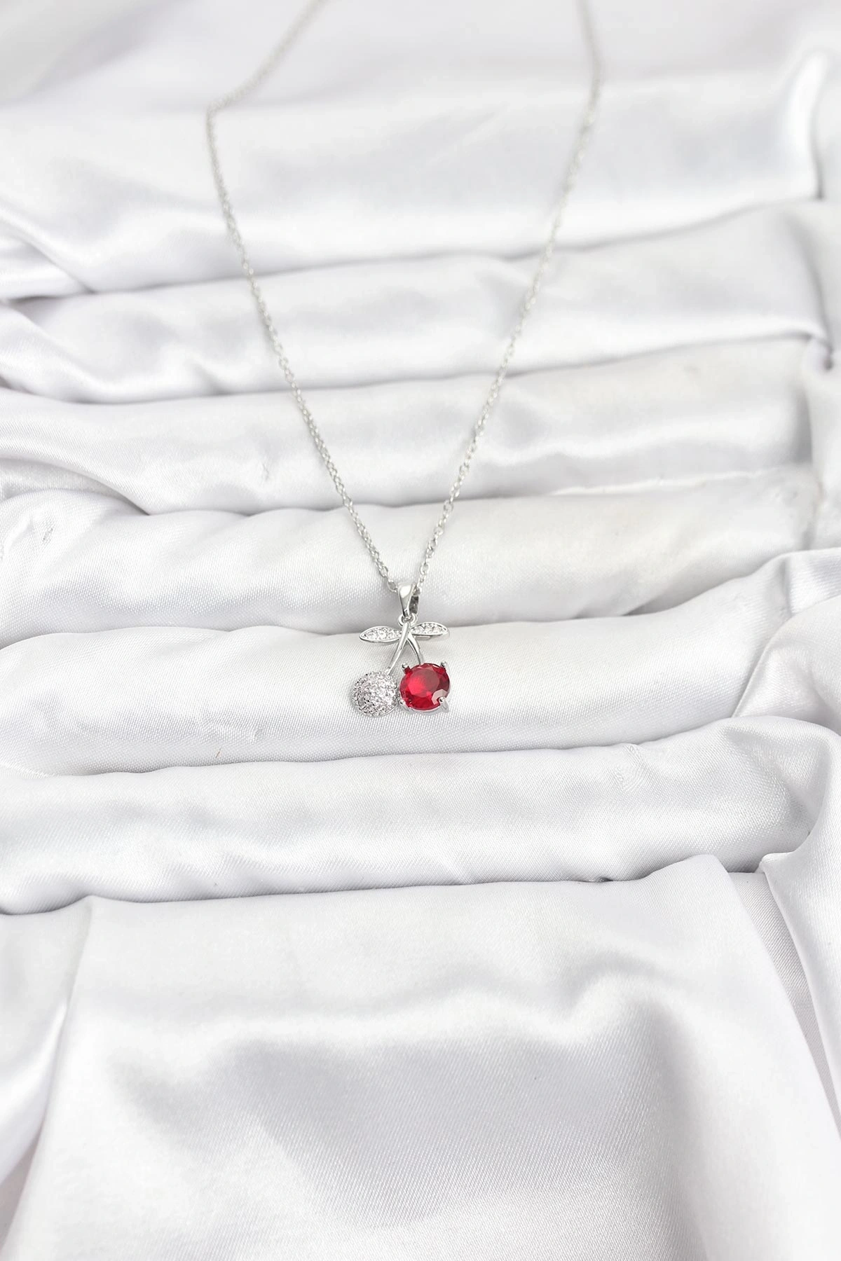 316L Çelik Zincir Gümüş Renk Kiraz Model Zirkon Taşlı Kadın Kolye