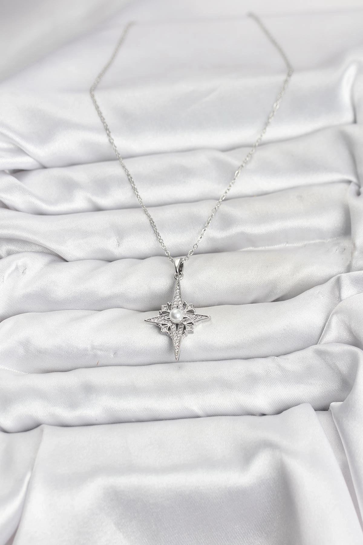 316L Çelik Zincir Gümüş Renk Kutup Yıldızı Model Zirkon Taşlı Kadın Kolye