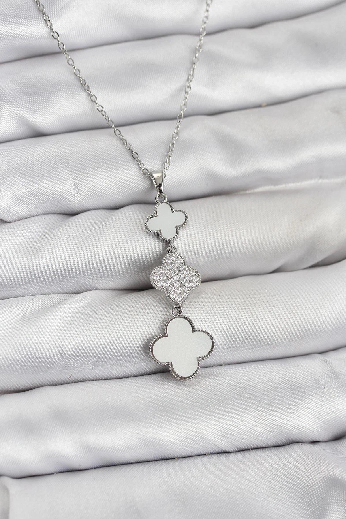 316L Çelik Zincir Gümüş Renk Yonca Detaylı Zirkon Taşlı Kadın Kolye