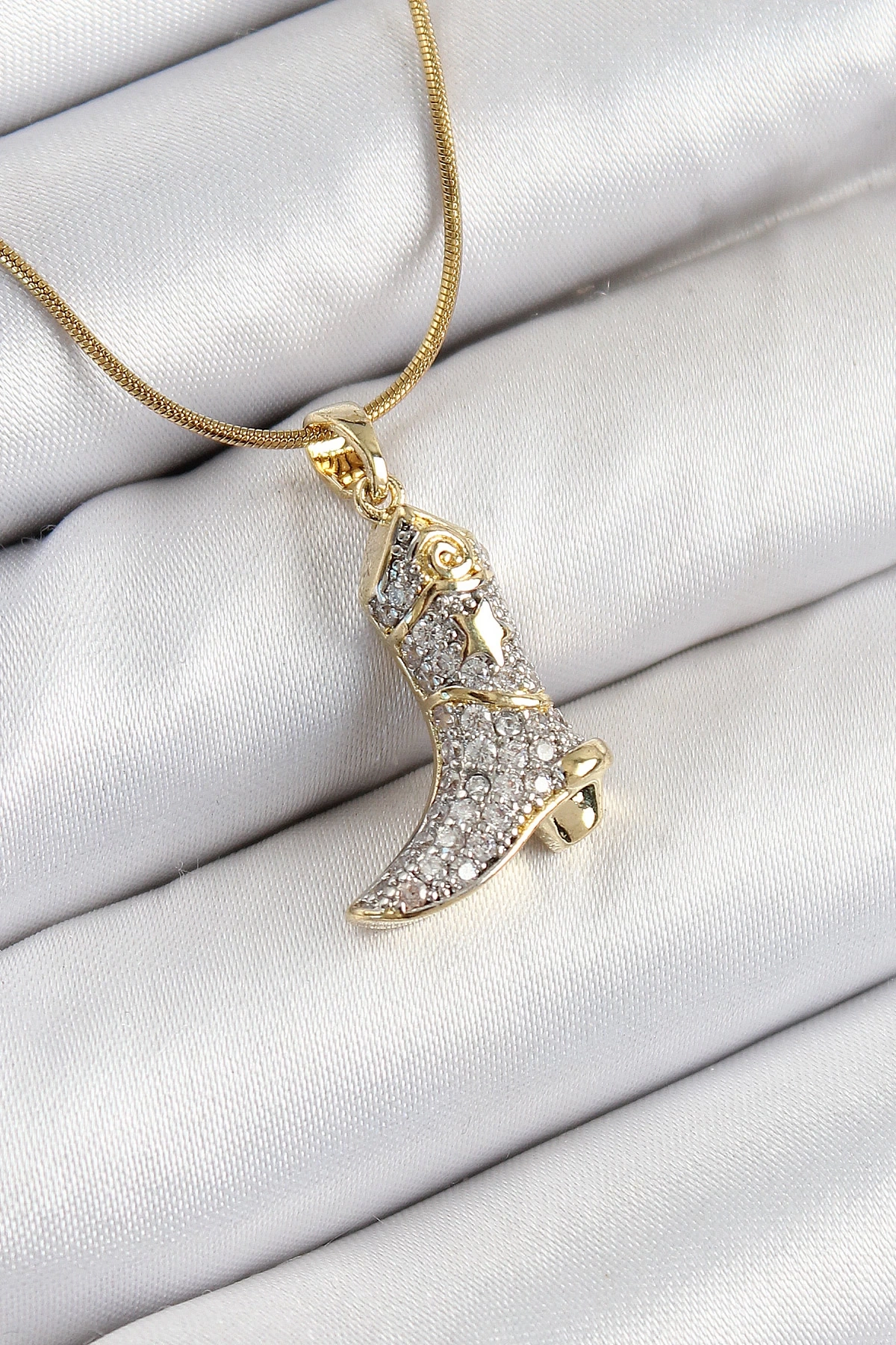 316L Çelik Zirkon Taşlı Çizme Model Gold Renk Kadın Kolye