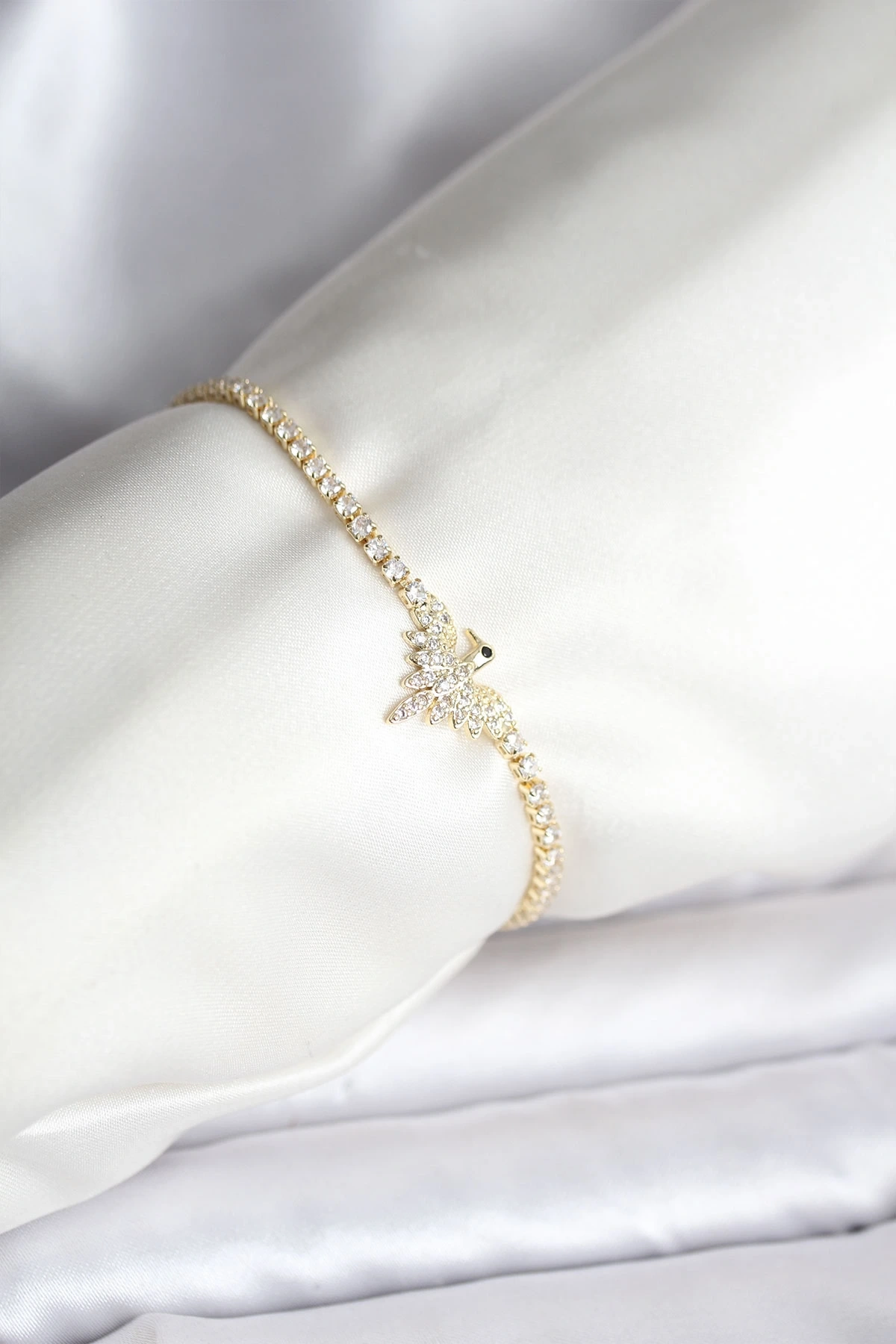 Anka Kuşu Model Zirkon Taşlı Gold Renk Pirinç Su Yolu Kadın Bileklik