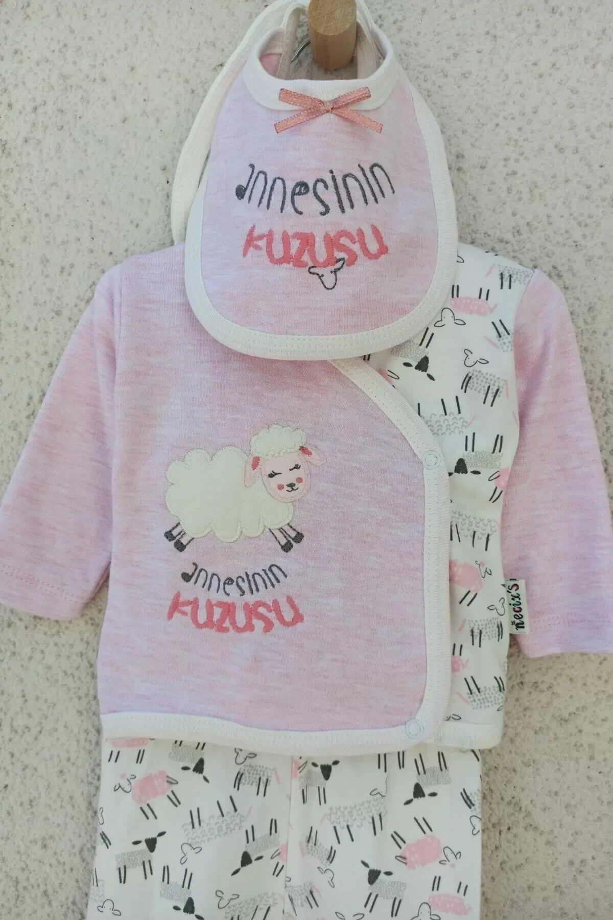 Annesinin Kuzusu Şapkalı Eldivenli 5li Kız Zıbın Seti 0-3 Ay