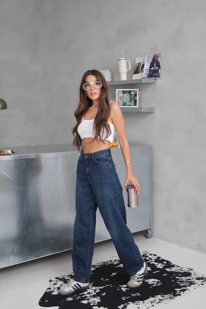 Arkadan tokalı jeans pantolon