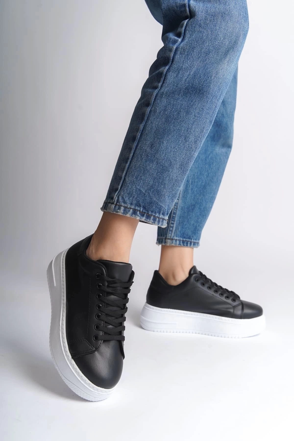 BIANA Bağcıklı Ortopedik Taban Kadın Sneaker Spor Ayakkabı  BT - Siyah