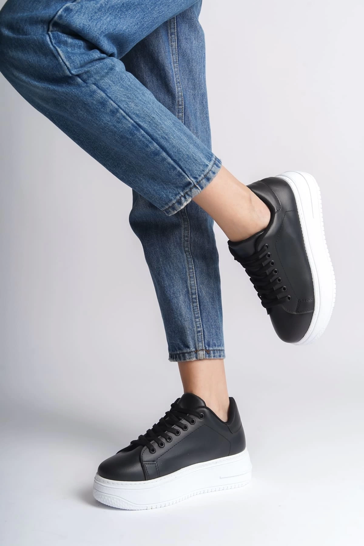 BIANA Bağcıklı Ortopedik Taban Kadın Sneaker Spor Ayakkabı  BT - Siyah