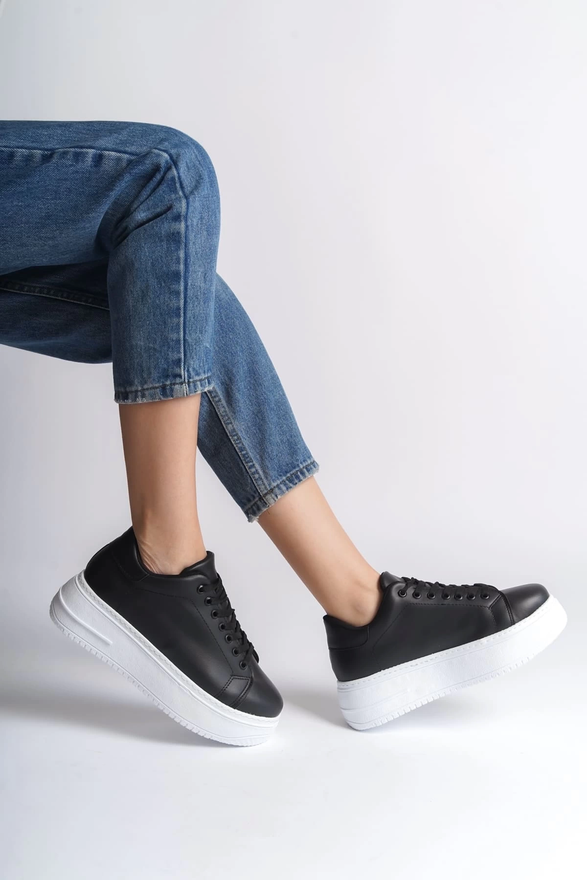 BIANA Bağcıklı Ortopedik Taban Kadın Sneaker Spor Ayakkabı  BT - Siyah