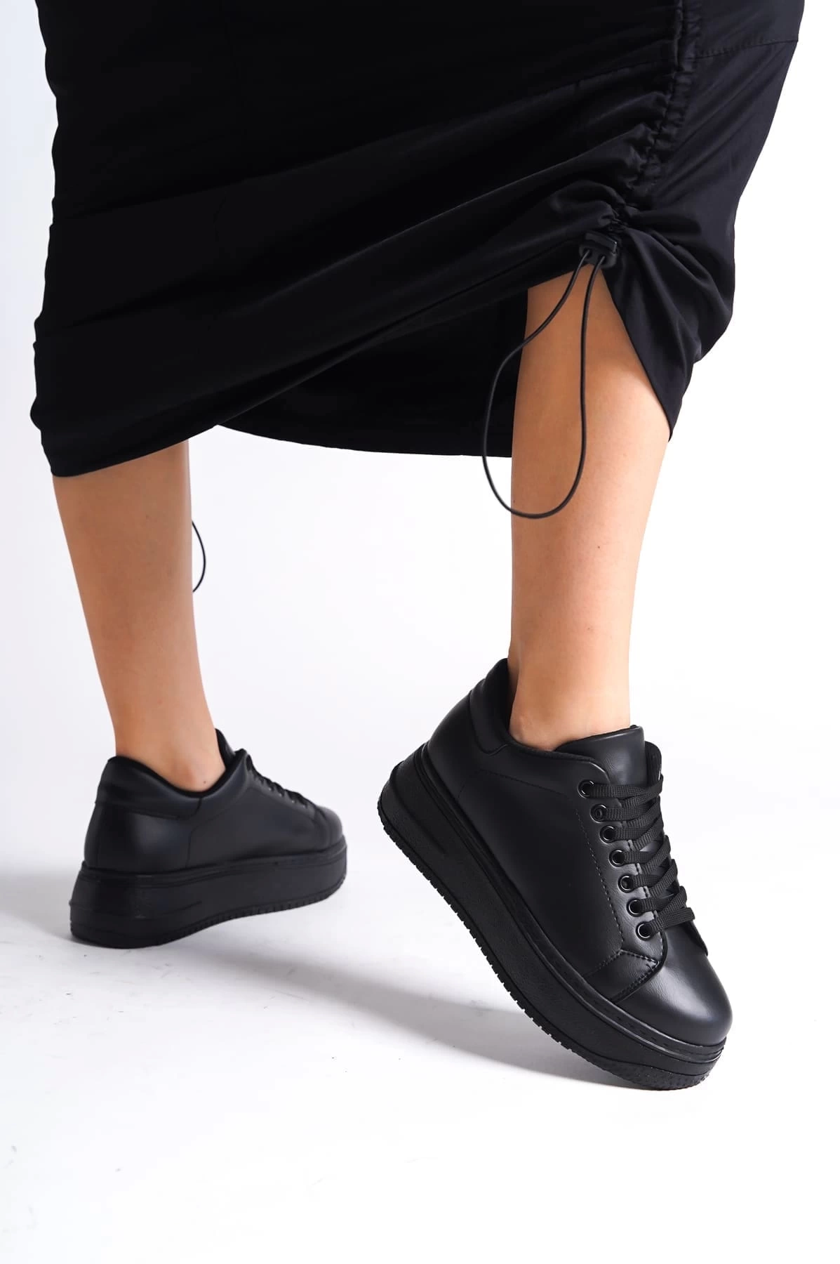 BIANA Bağcıklı Ortopedik Taban Kadın Sneaker Spor Ayakkabı ST - Siyah